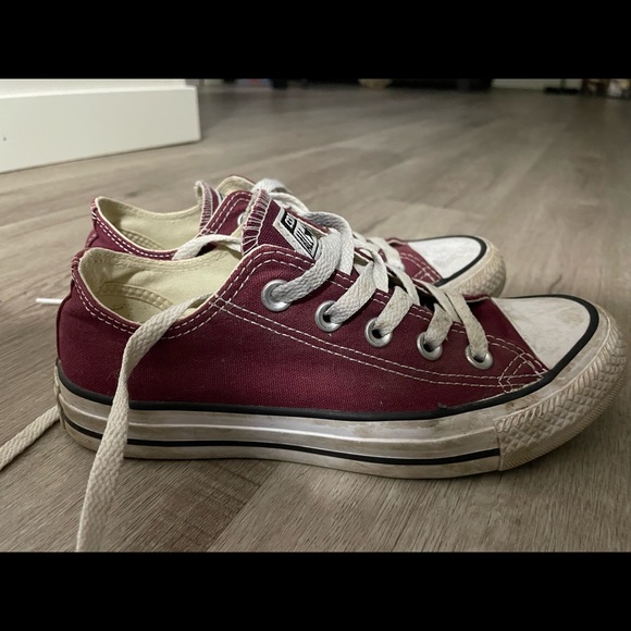 Converse shoes - Picture 2 of 4